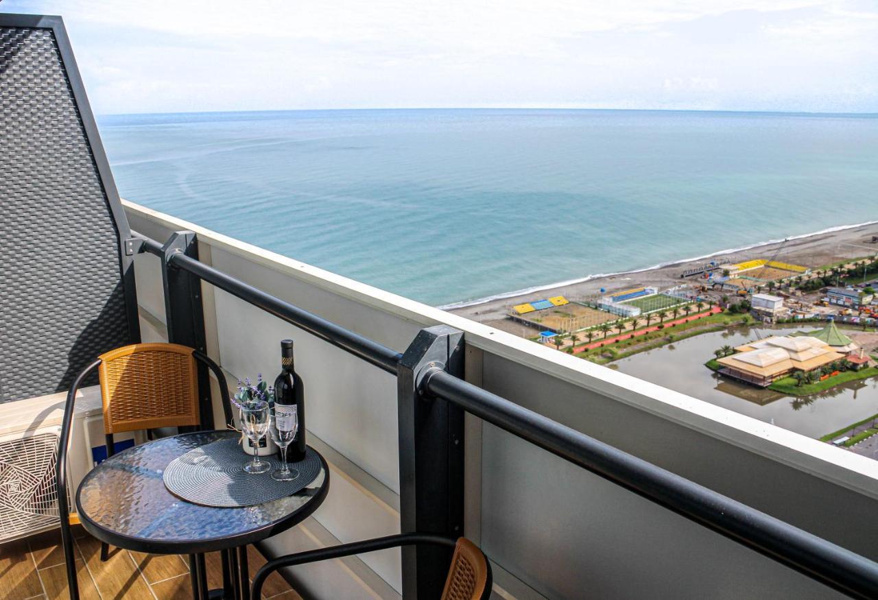 Orbi Batumi City Beach View Hotel מראה חיצוני תמונה