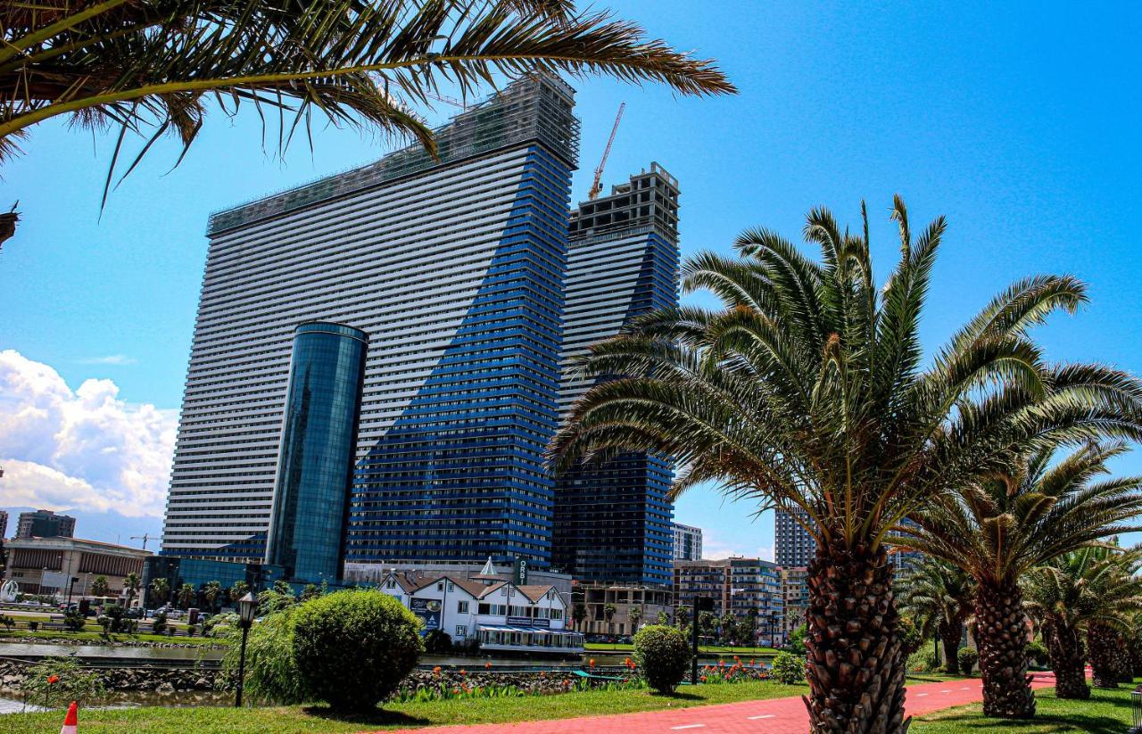 Orbi Batumi City Beach View Hotel מראה חיצוני תמונה
