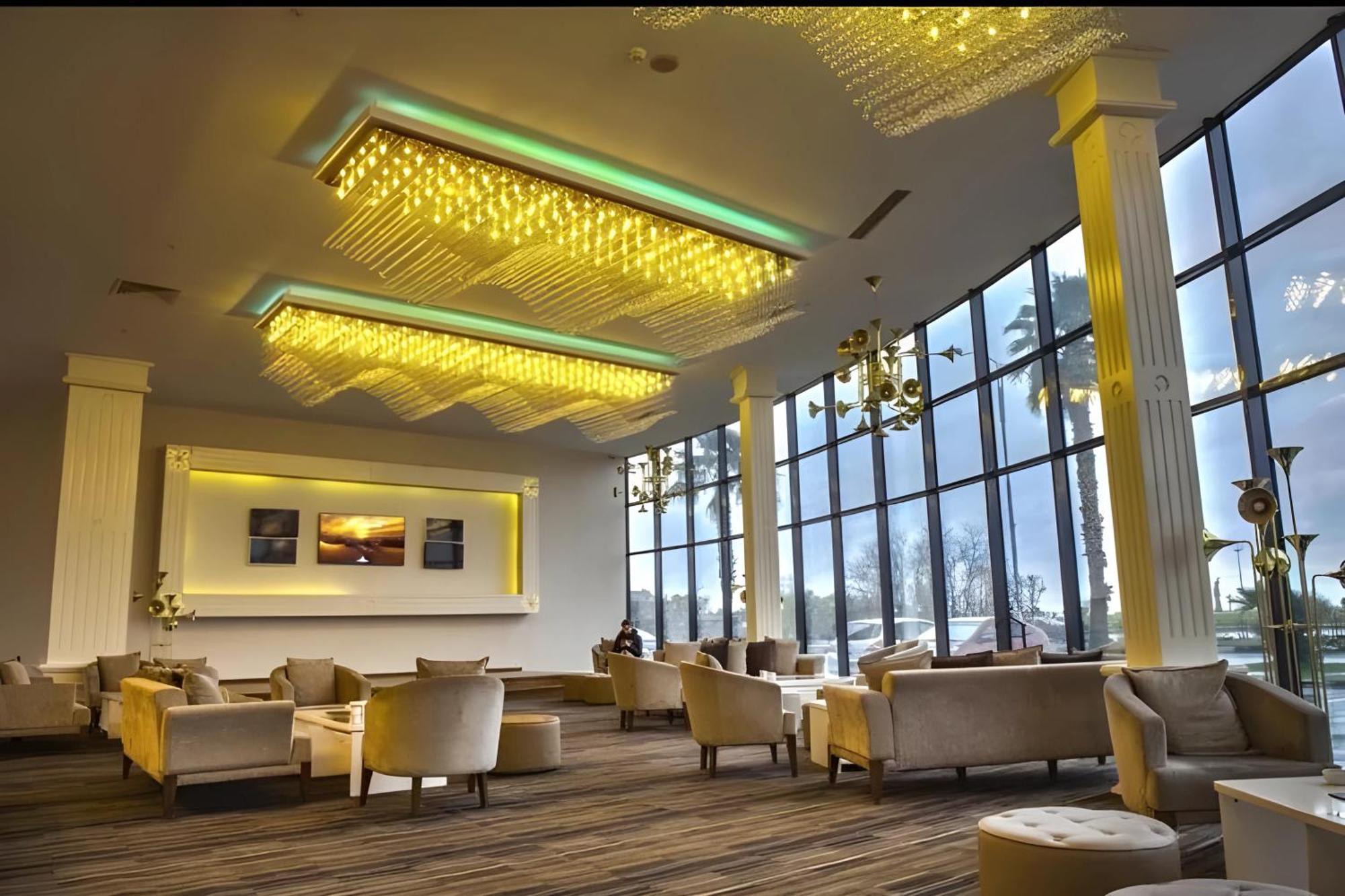 Orbi Batumi City Beach View Hotel מראה חיצוני תמונה