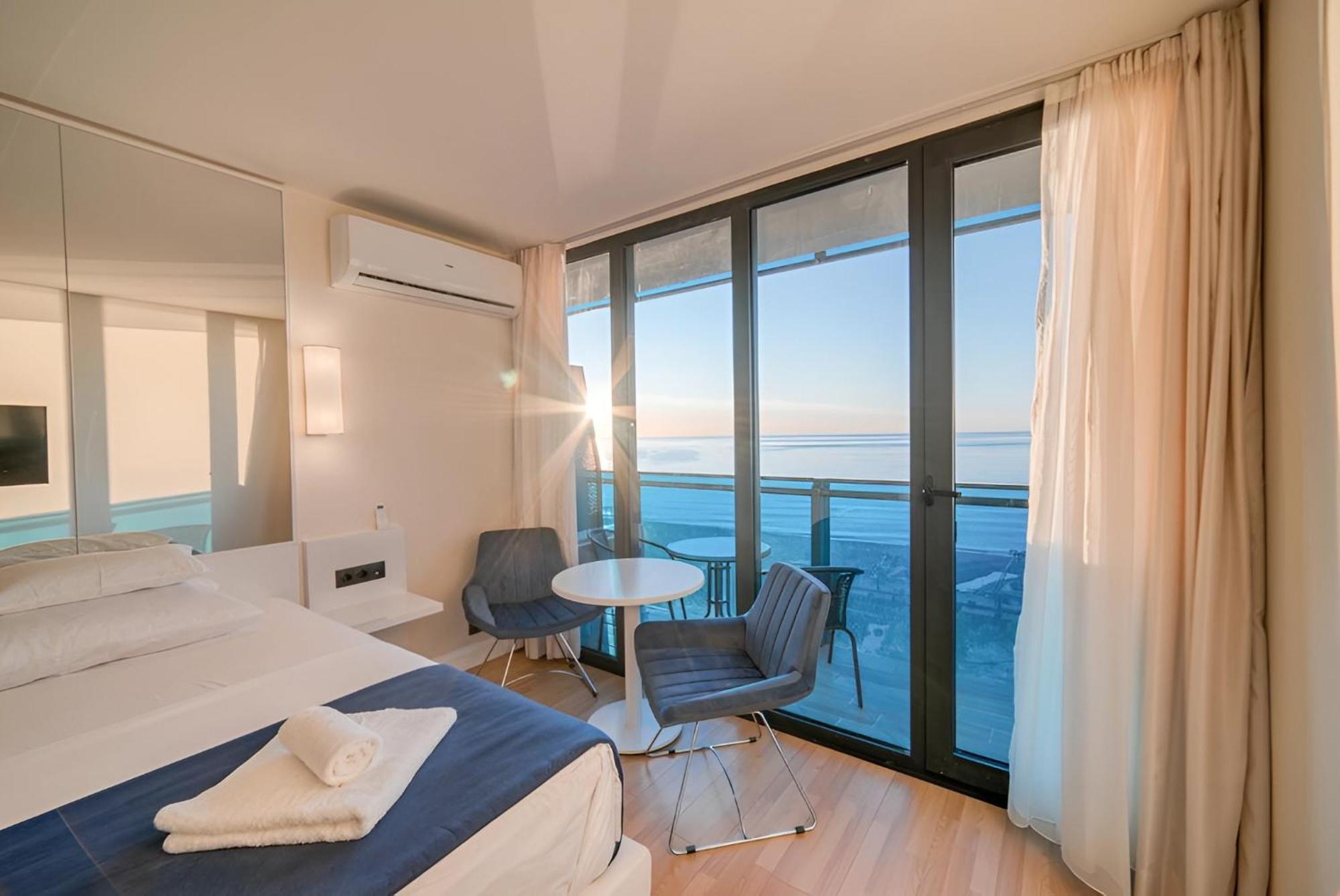 Orbi Batumi City Beach View Hotel מראה חיצוני תמונה