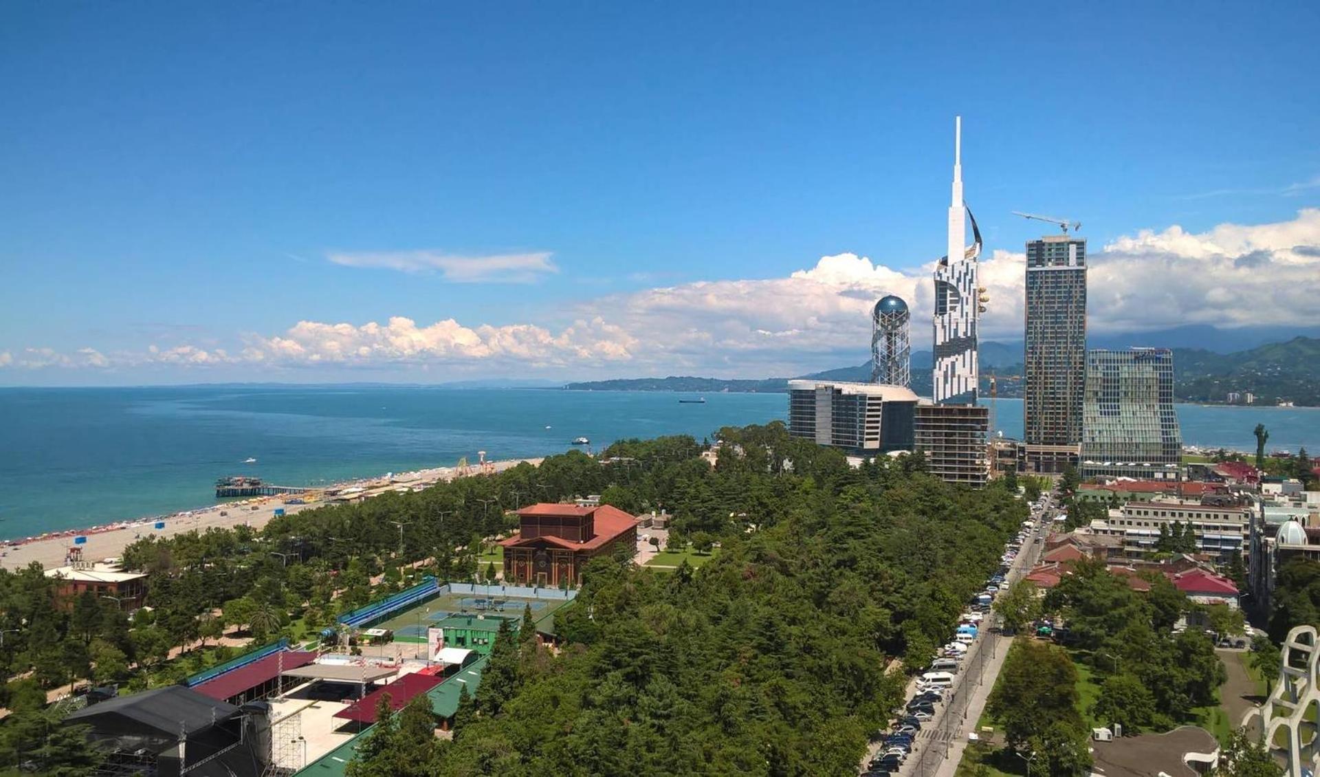 Orbi Batumi City Beach View Hotel מראה חיצוני תמונה