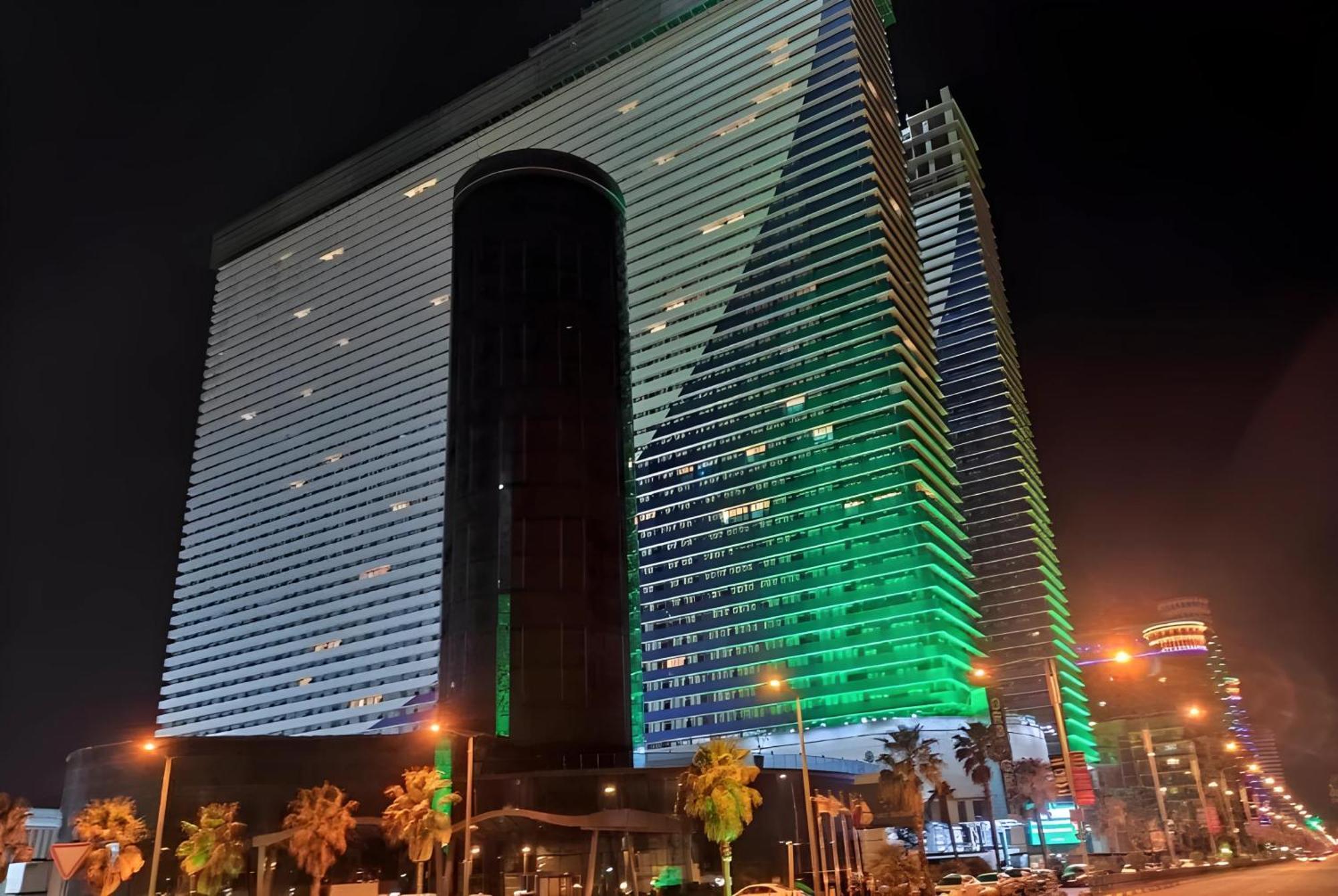 Orbi Batumi City Beach View Hotel מראה חיצוני תמונה
