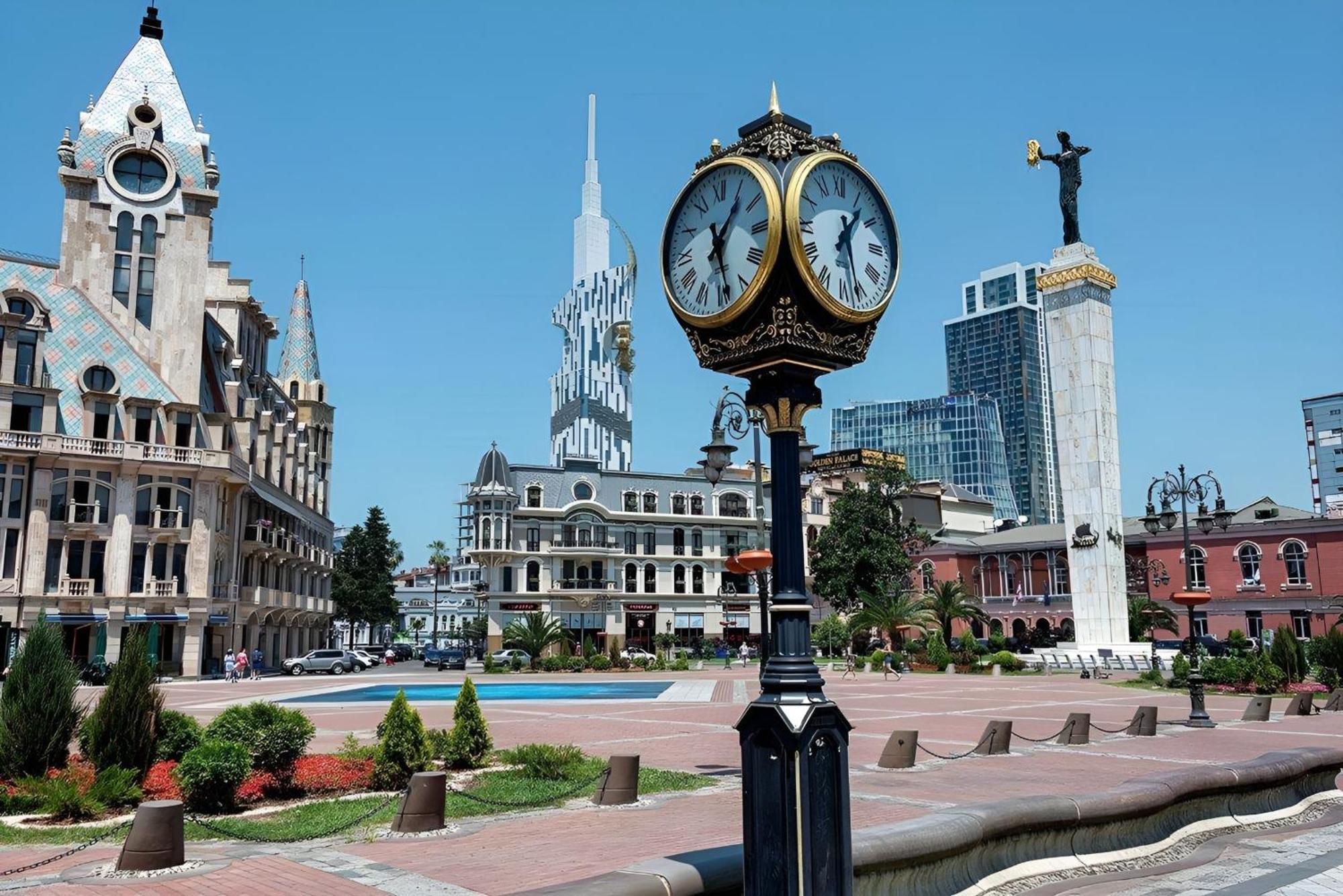 Orbi Batumi City Beach View Hotel מראה חיצוני תמונה