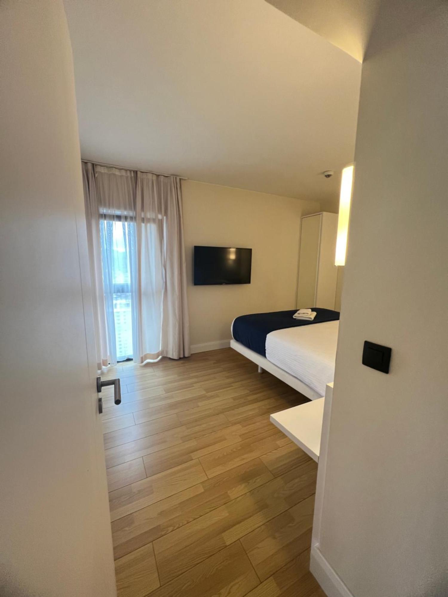Orbi Batumi City Beach View Hotel מראה חיצוני תמונה